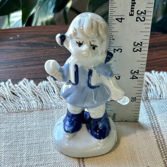 Vintage Blue White Porcelain Figurine of Little Holland Girl in Blue Dress - Picture 3 of 12